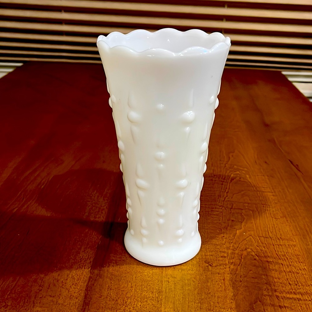Anchor Hocking Milk Glass 7.25” Vase Dots and Arrows Vintage 1940s Scallep